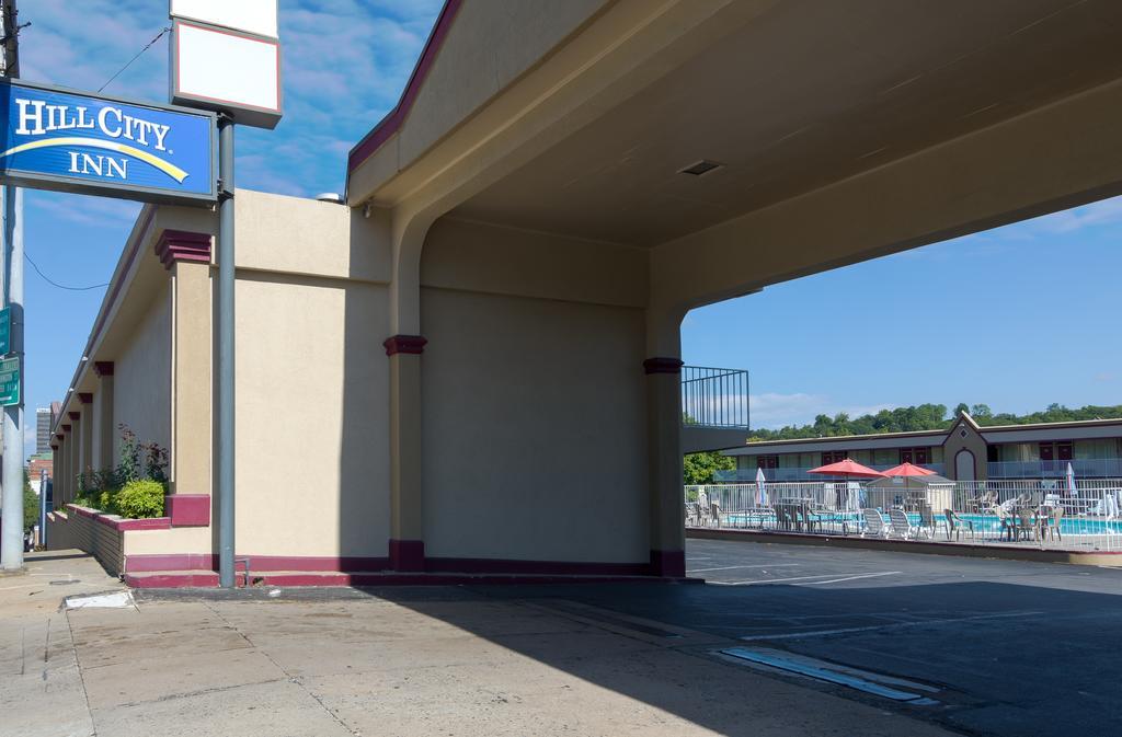 Travelodge By Wyndham Lynchburg Exterior photo